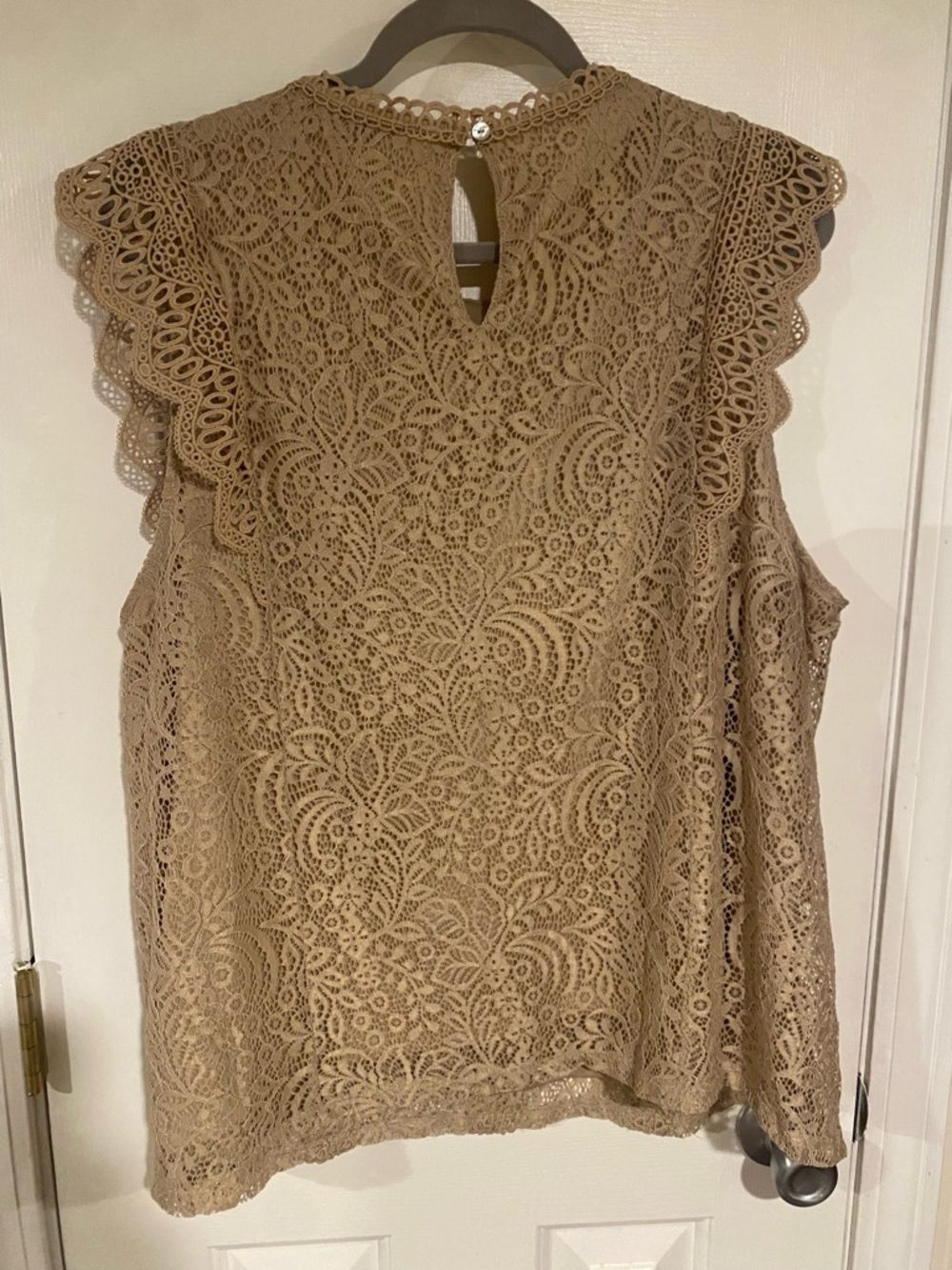 Cable & Gauge Crochet Lace Sleeveless Camisole - Tan - Picture 3 of 3